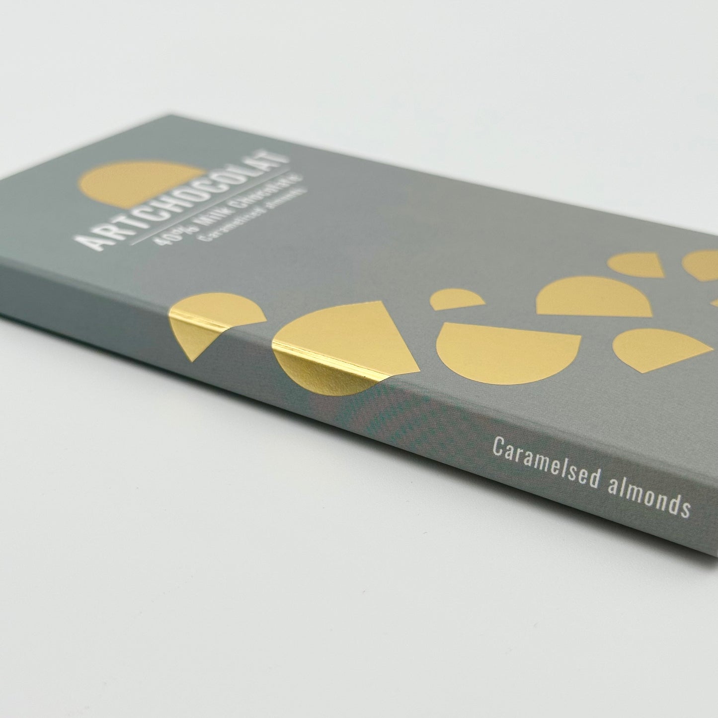 Milk Chocolate & Caramelised Almond Bar