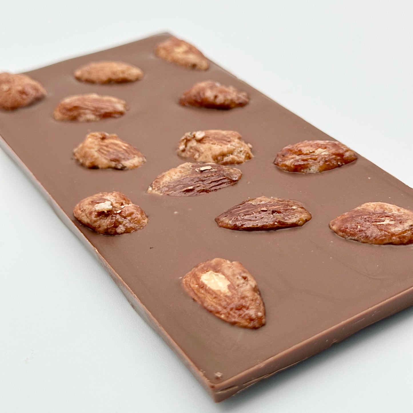 Milk Chocolate & Caramelised Almond Bar